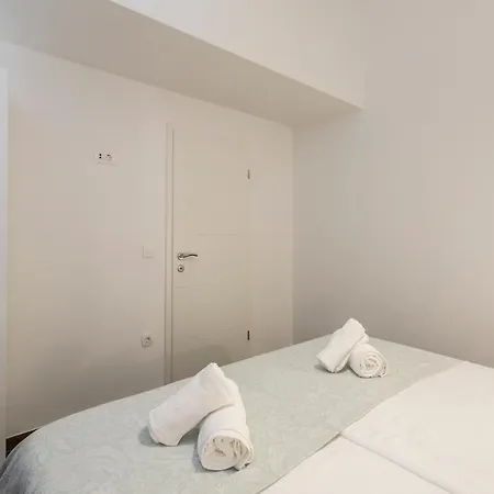 Hvar De Luxe 1 フヴァル