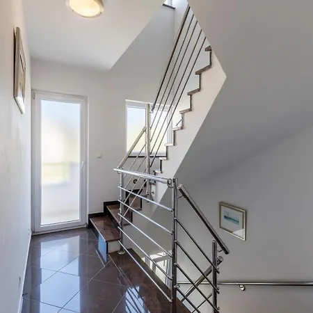 Hvar De Luxe 1 * フヴァル